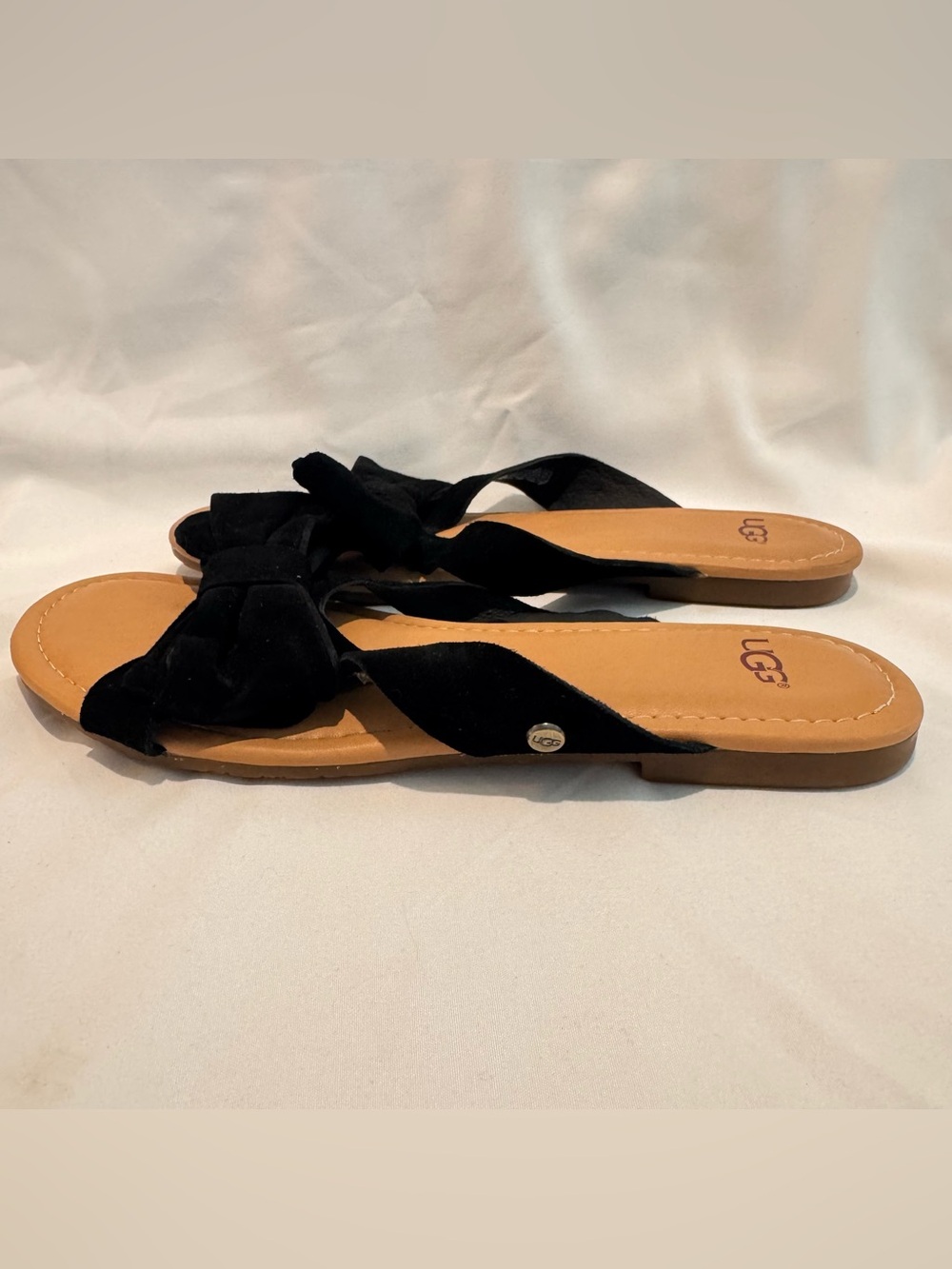 UGG AUSTRALIA WOMENS Fonda Bow Suede Slide Sandal Sz 7 Black Preppy Bohemian EUC - Picture 2 of 7